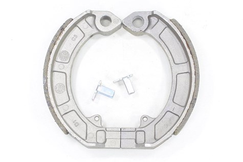 SZCZĘKI HAMULCOWE TYŁ PIAGGIO VESPA PX 50-125 150x24mm RMS
PASUJĄ DO MODELI: LML-NV/ORIGINALE/STAR/T5 PIAGGIO-VESPA FL/VESPA N/VESPA PK/VESPA PX/VESPA PXE