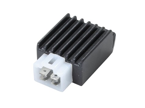 REGULATOR NAPIĘCIA KYMCO:Bet&Win 50cc, Heroism 50cc(Rig.orig.00169004/00169547) MALAGUTI:Ciak/Master/Rst E2 125-150cc (Rif.orig.02601500)   PEUGEOT:(Rif.orig.743352)  SYM:(Rif.orig.31600-KBN-920)